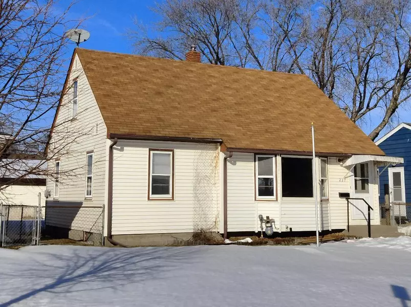 237 South ST E, South Saint Paul, MN 55075