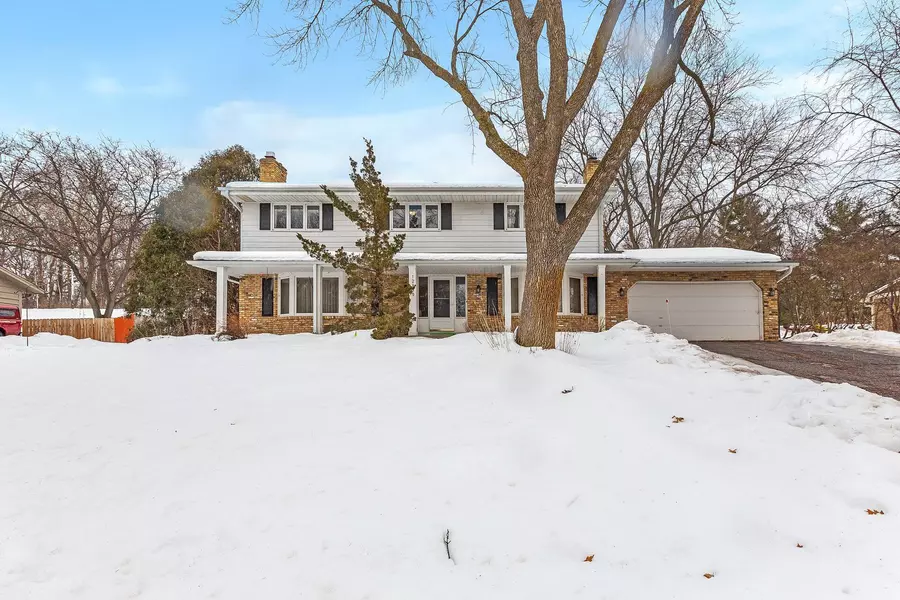 12830 April LN, Minnetonka, MN 55305