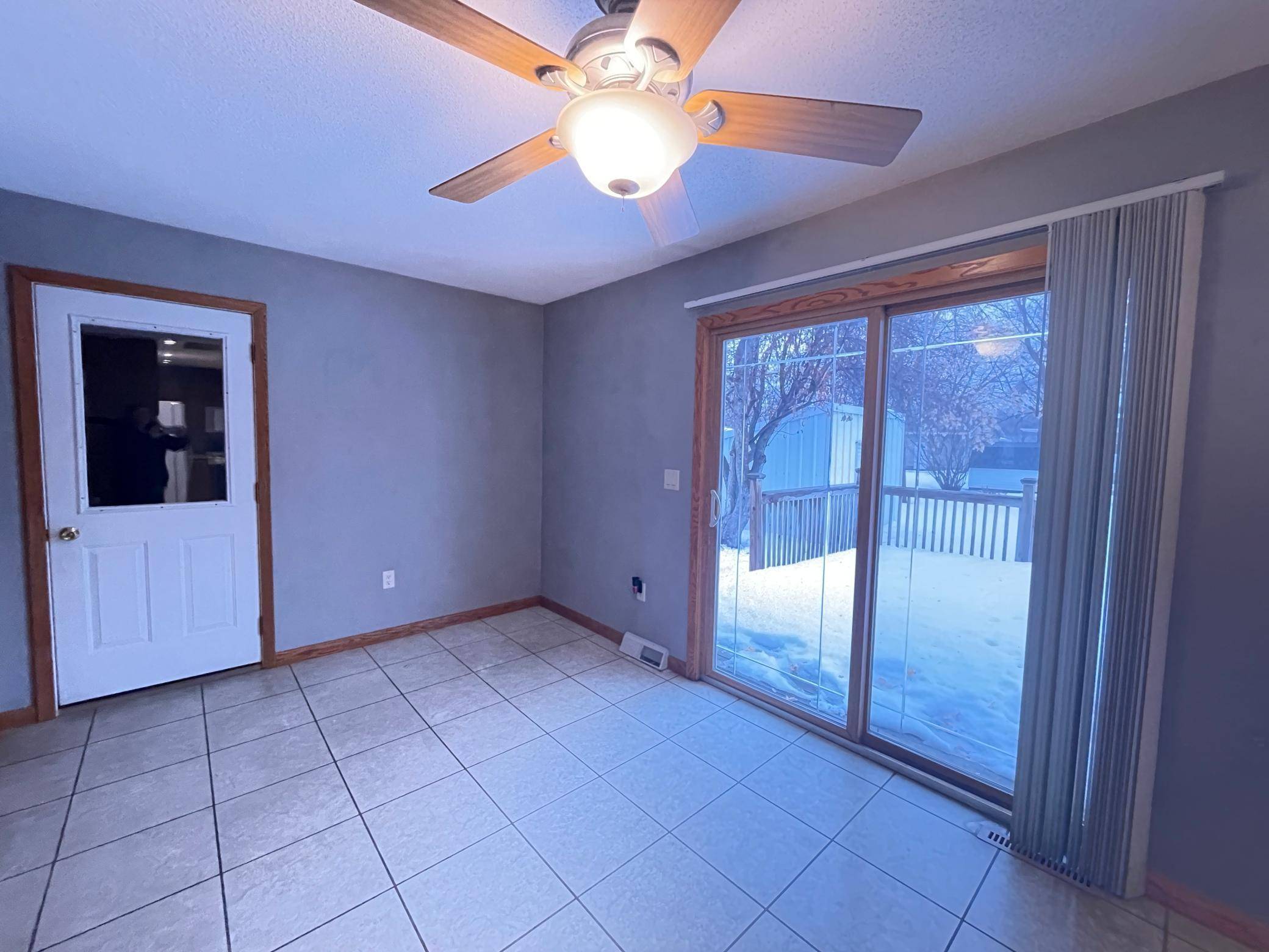 Marshall, MN 56258,905 Poplar AVE