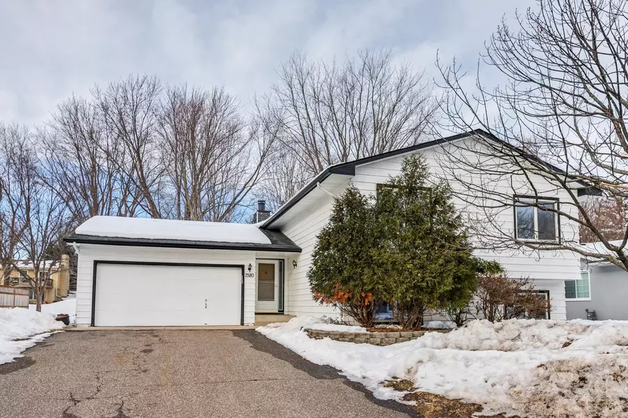 7580 Springbrook PLZ, Woodbury, MN 55125