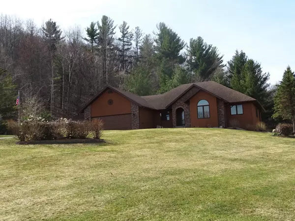 W2304 Highland DR, Maxville Twp, WI 54736