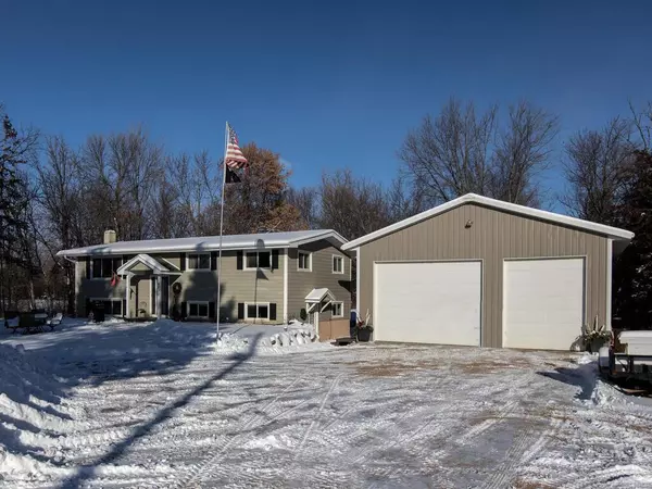 8230 Airport RD, Waconia, MN 55387