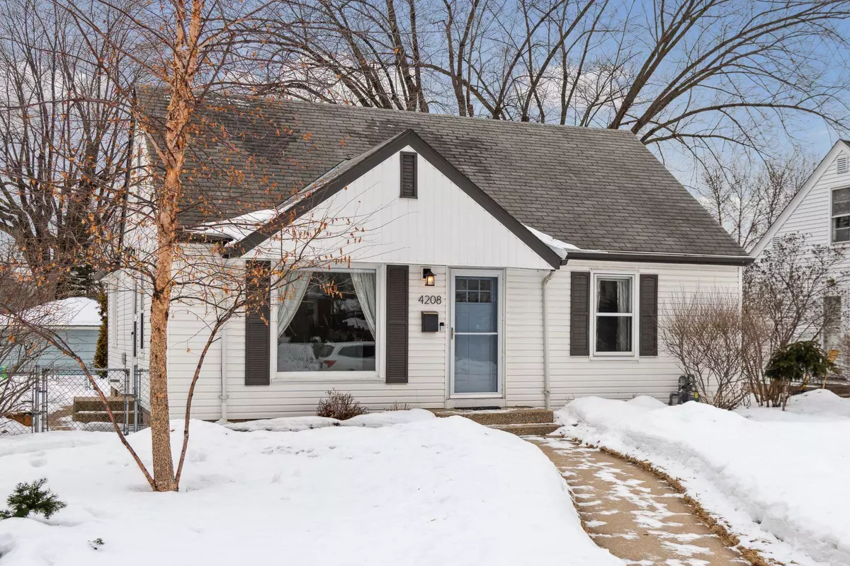 Minneapolis, MN 55407,4208 17th AVE S