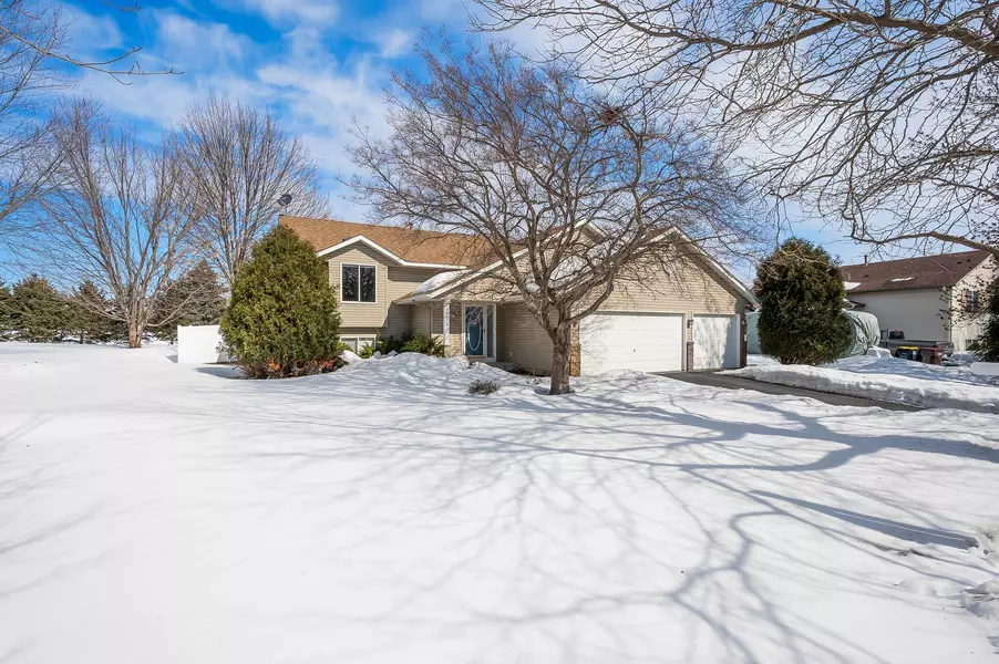 19073 Everest TRL, Farmington, MN 55024