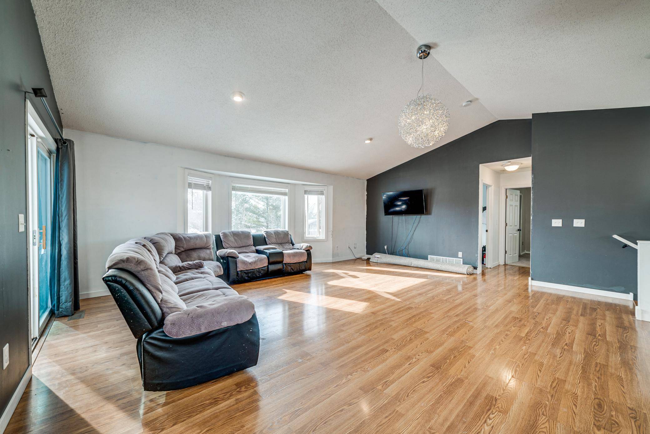 Rush City, MN 55069,670 W 11th ST