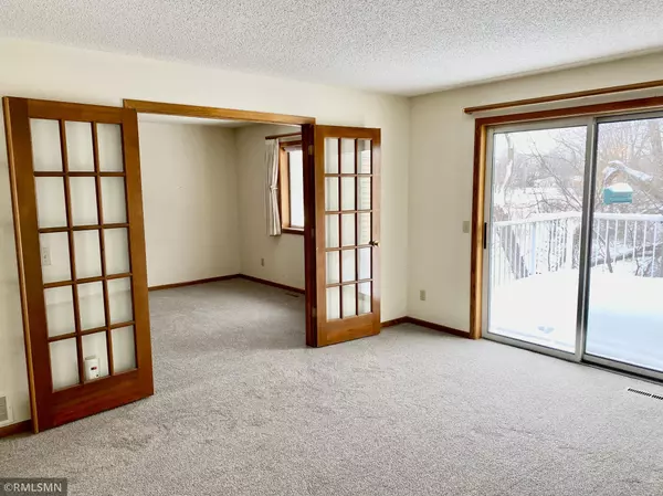 Vadnais Heights, MN 55127,921 Pond View CT