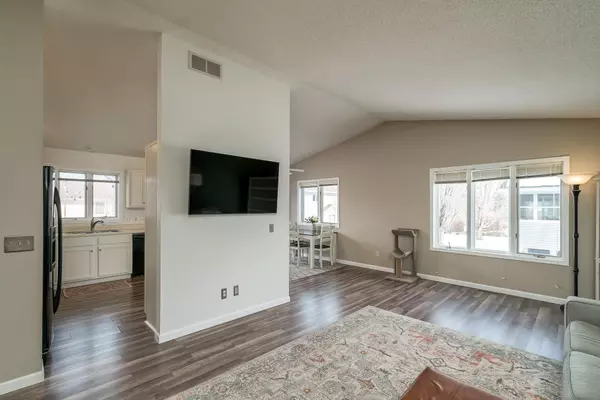 North Mankato, MN 56003,2026 Valley View DR