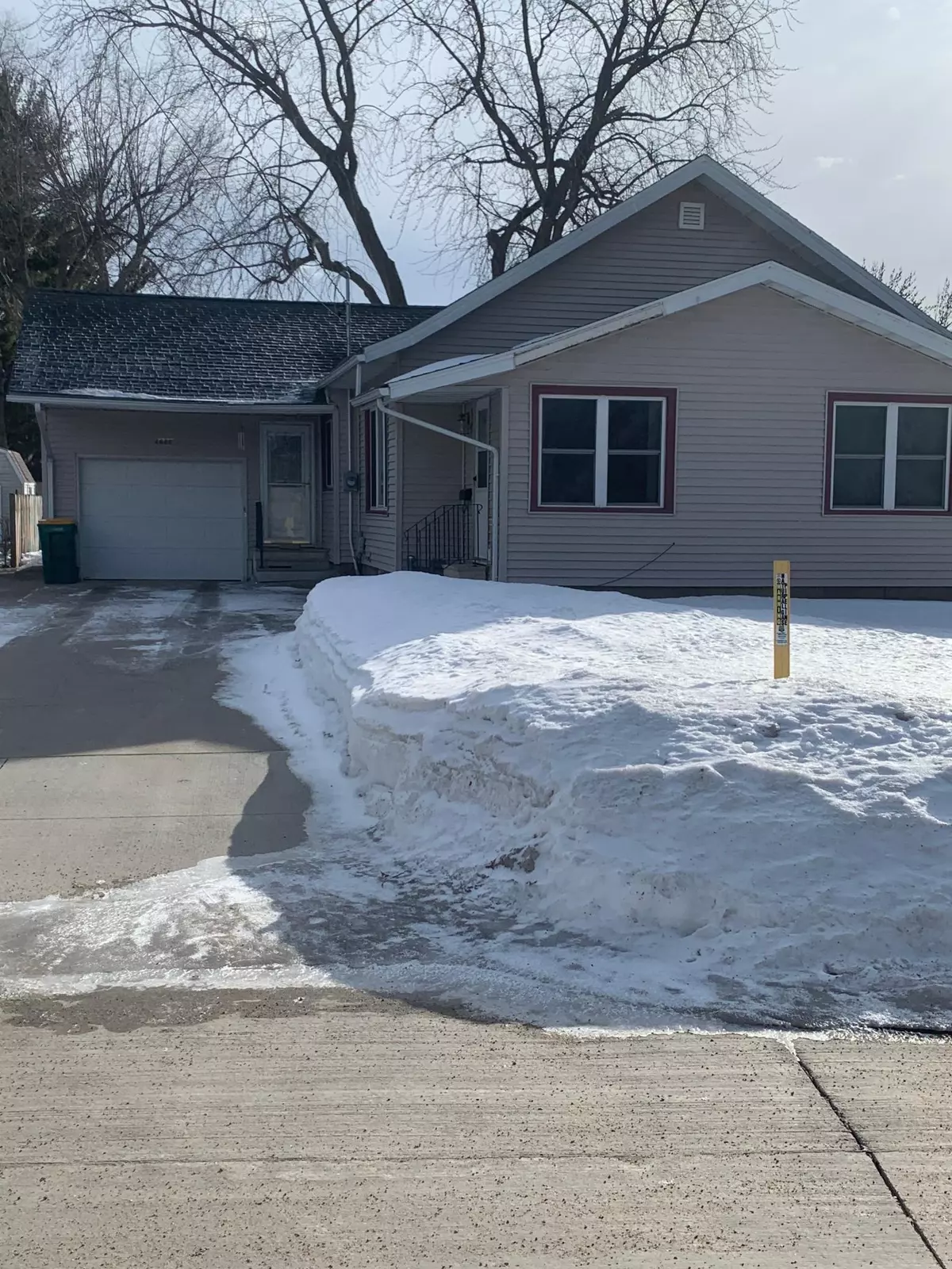 Albert Lea, MN 56007,1611 Sunset ST