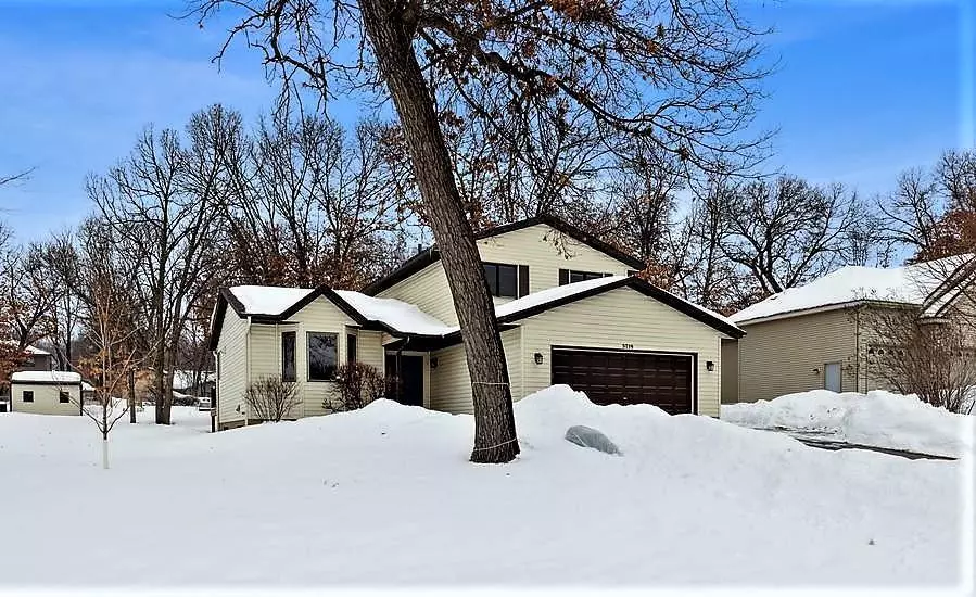 Saint Cloud, MN 56301,3719 Deerwood CT