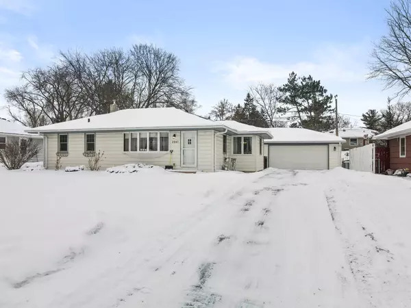 North Saint Paul, MN 55109,2347 Shoshone RD