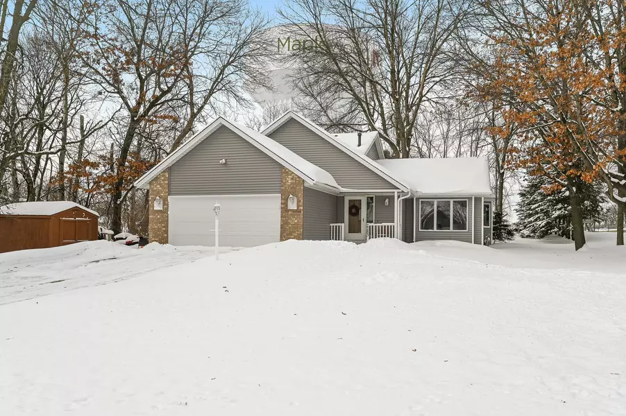 2283 Ariel CT N, North Saint Paul, MN 55109