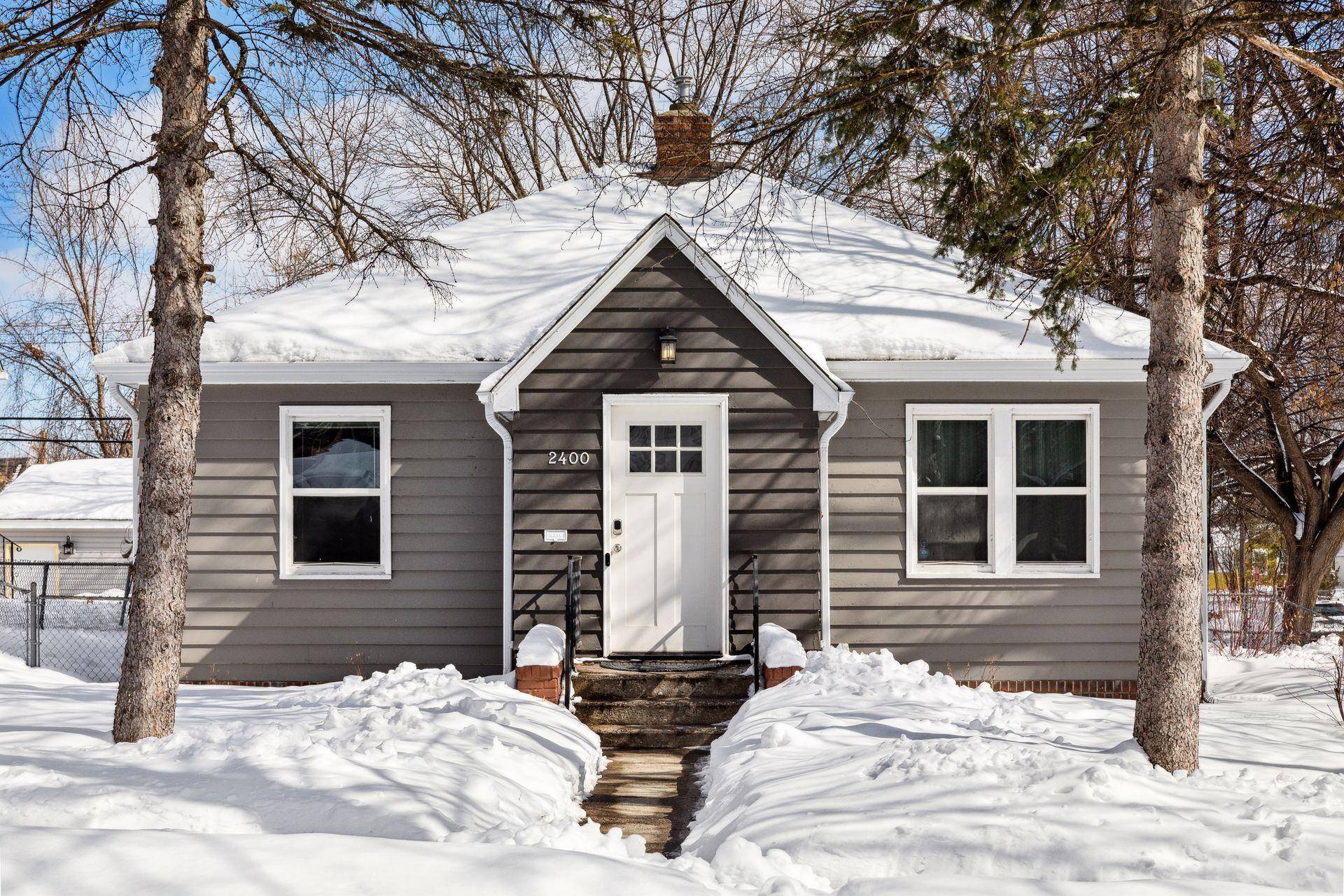 2400 Thomas AVE N,  Minneapolis,  MN 55411