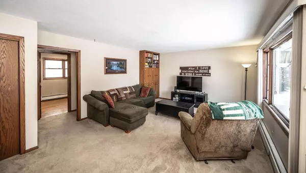 Montgomery, MN 56069,817 E Circle DR