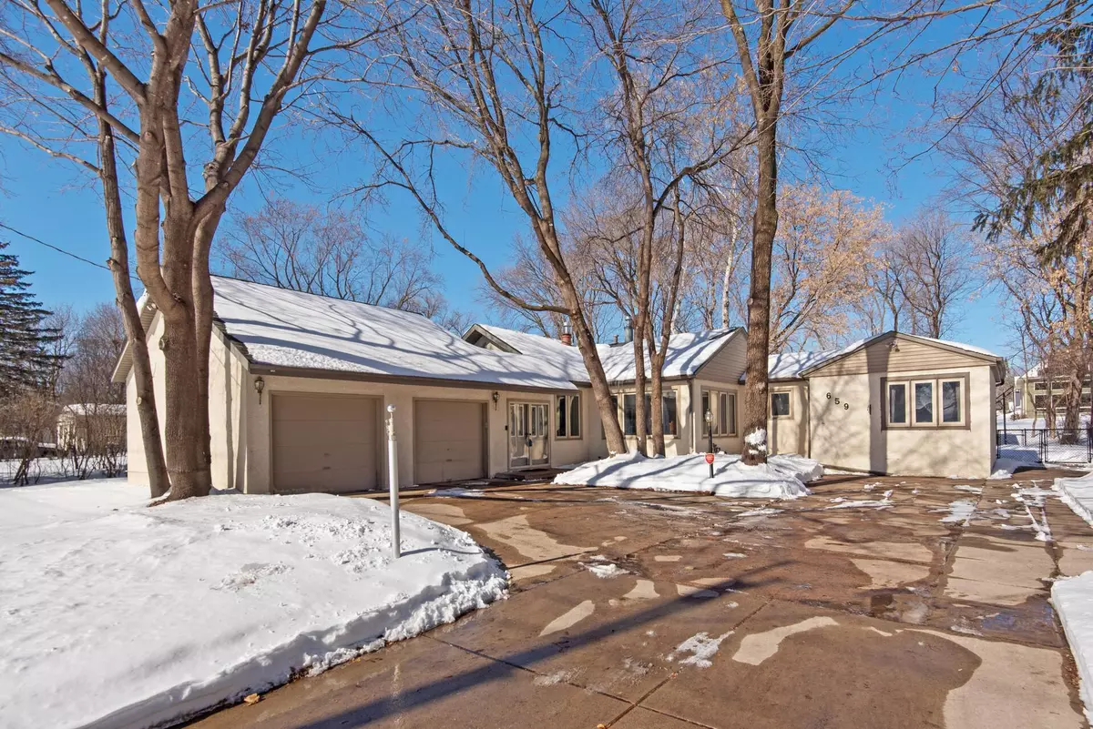 Roseville, MN 55113,659 County Road C W