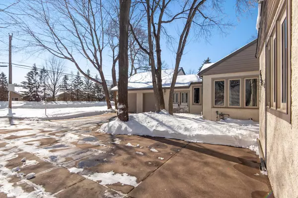 Roseville, MN 55113,659 County Road C W