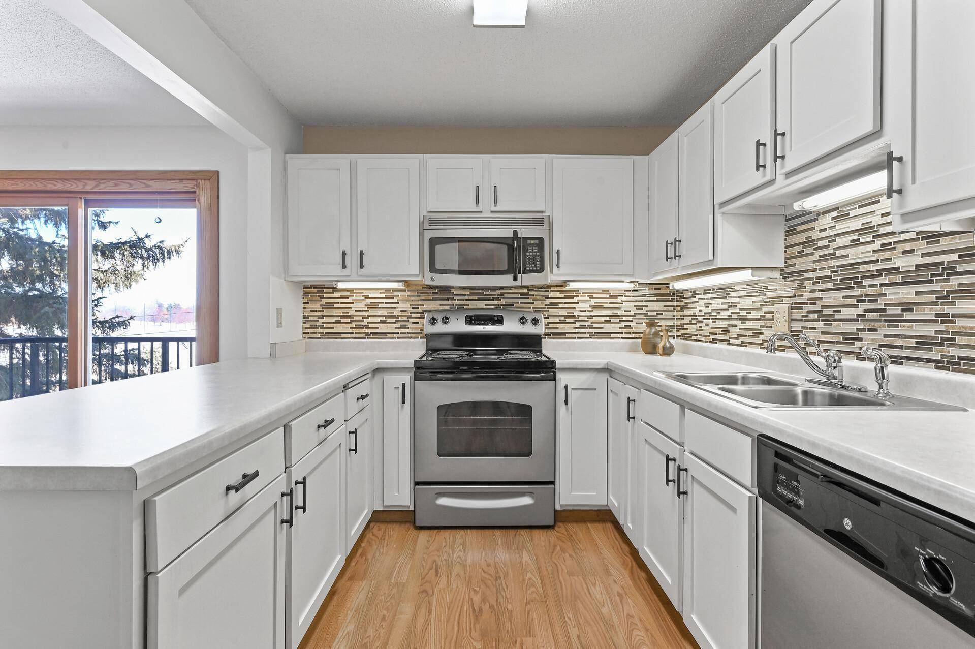 Falcon Heights, MN 55108,1666 Coffman ST #316