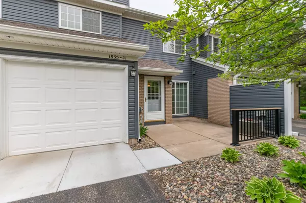 1855 Donegal DR #11, Woodbury, MN 55125