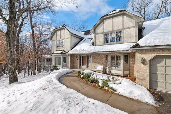 2200 Essex RD,  Minnetonka,  MN 55305