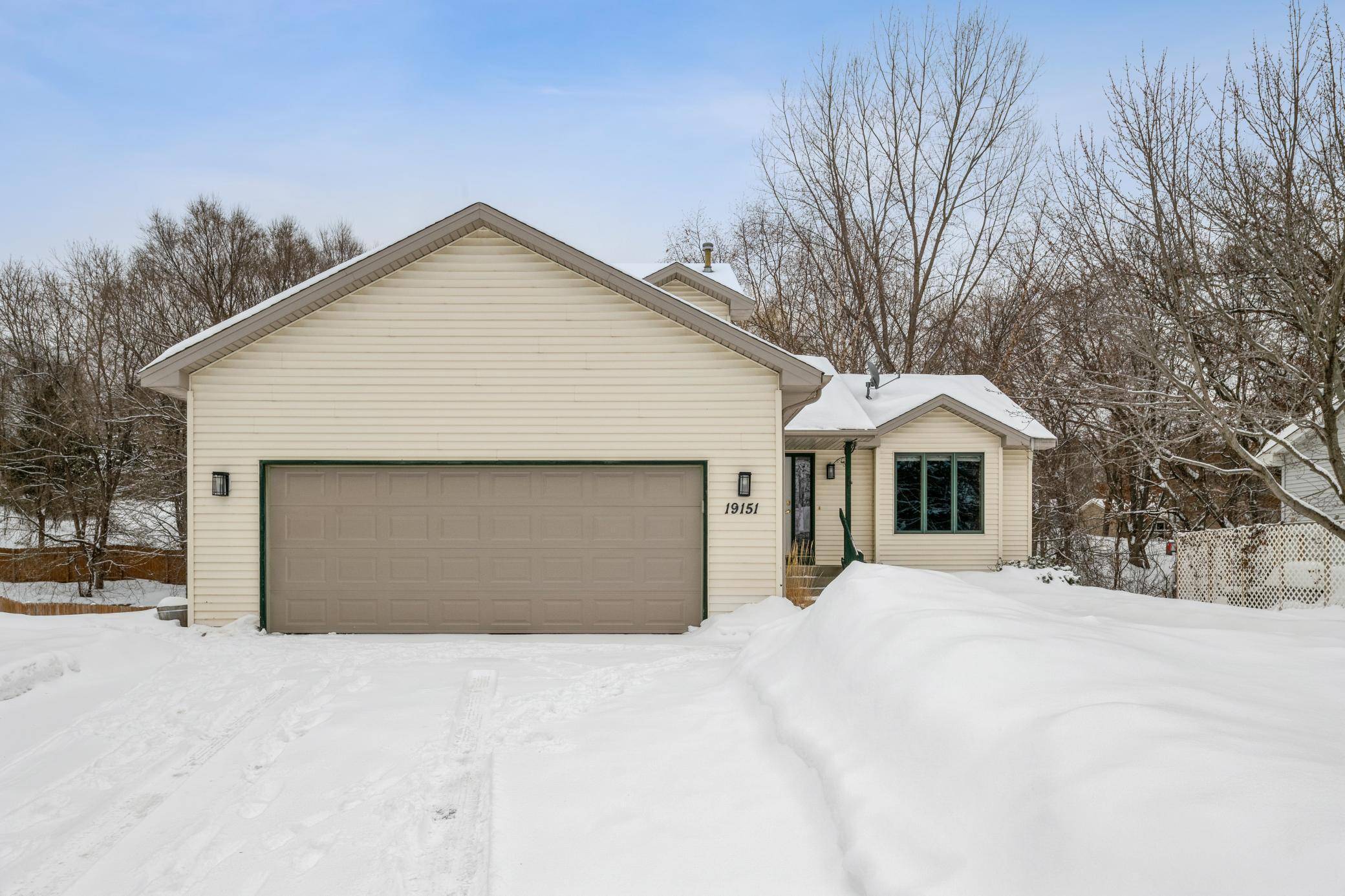 19151 Evans CIR NW, Elk River, MN 55330