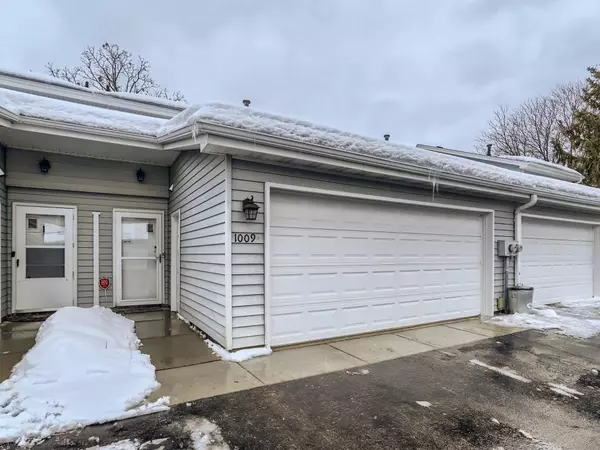 1009 124th CIR NW, Coon Rapids, MN 55448