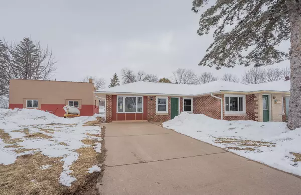 Chippewa Falls, WI 54729,628 W Cedar ST