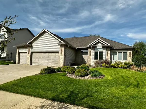 3057 Scanlan LN NE, Rochester, MN 55906