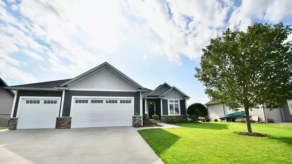 960 21st LN SE, Pine Island, MN 55963