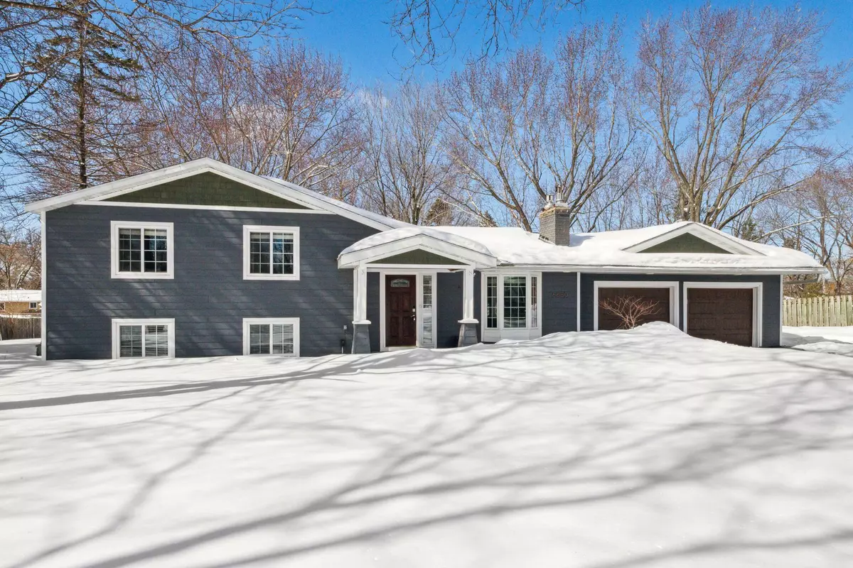 Eden Prairie, MN 55346,6650 Barberry LN