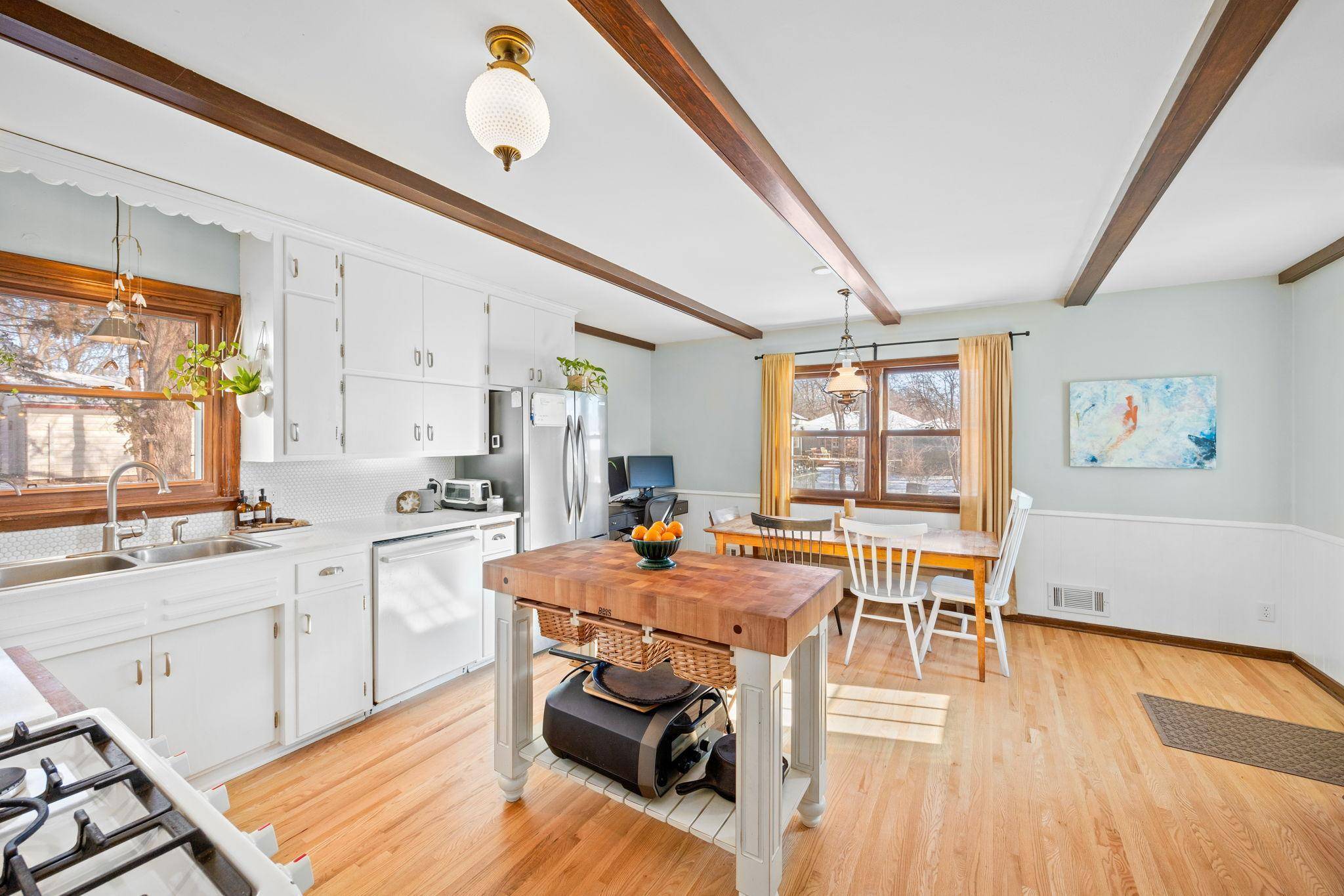 Hopkins, MN 55343,625 5th AVE S