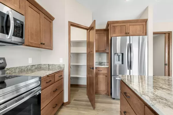 Avon, MN 56310,214 Woolgrass WAY