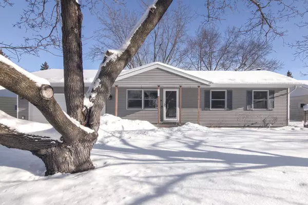 2323 Welsh CT, Eau Claire, WI 54703