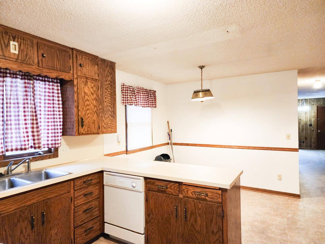 Lakefield, MN 56150,901 Walters ST