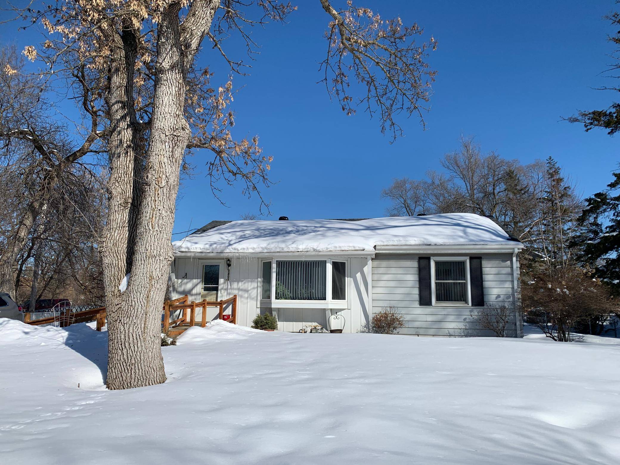 Minnetonka, MN 55345,3401 Moorland RD