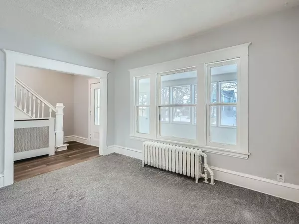 Saint Paul, MN 55117,76 Front AVE