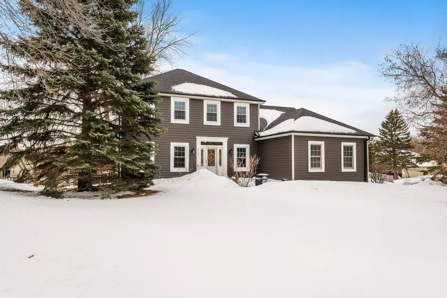 2525 Windsor LN, Woodbury, MN 55125