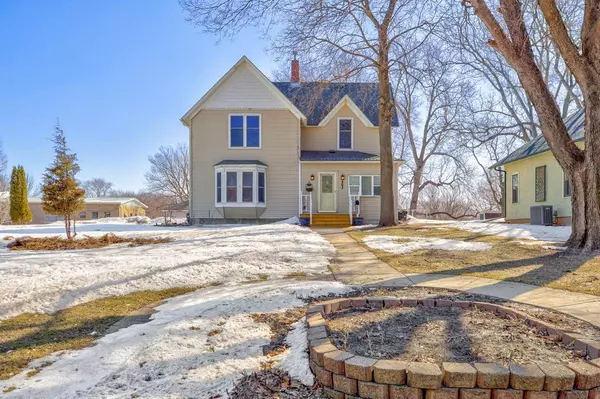 863 S Park ST,  Fairmont,  MN 56031