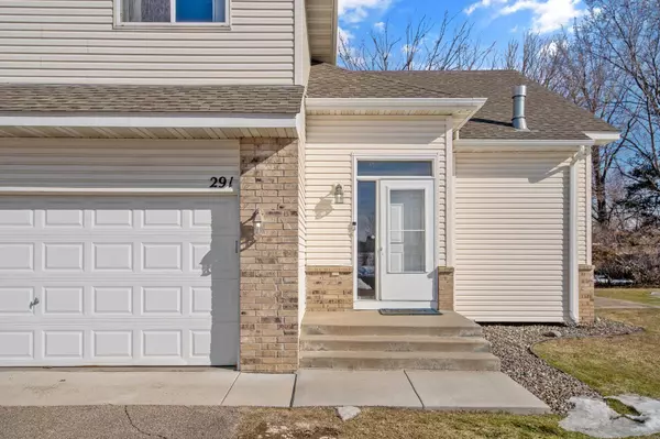 Shakopee, MN 55379,291 Appleblossom LN