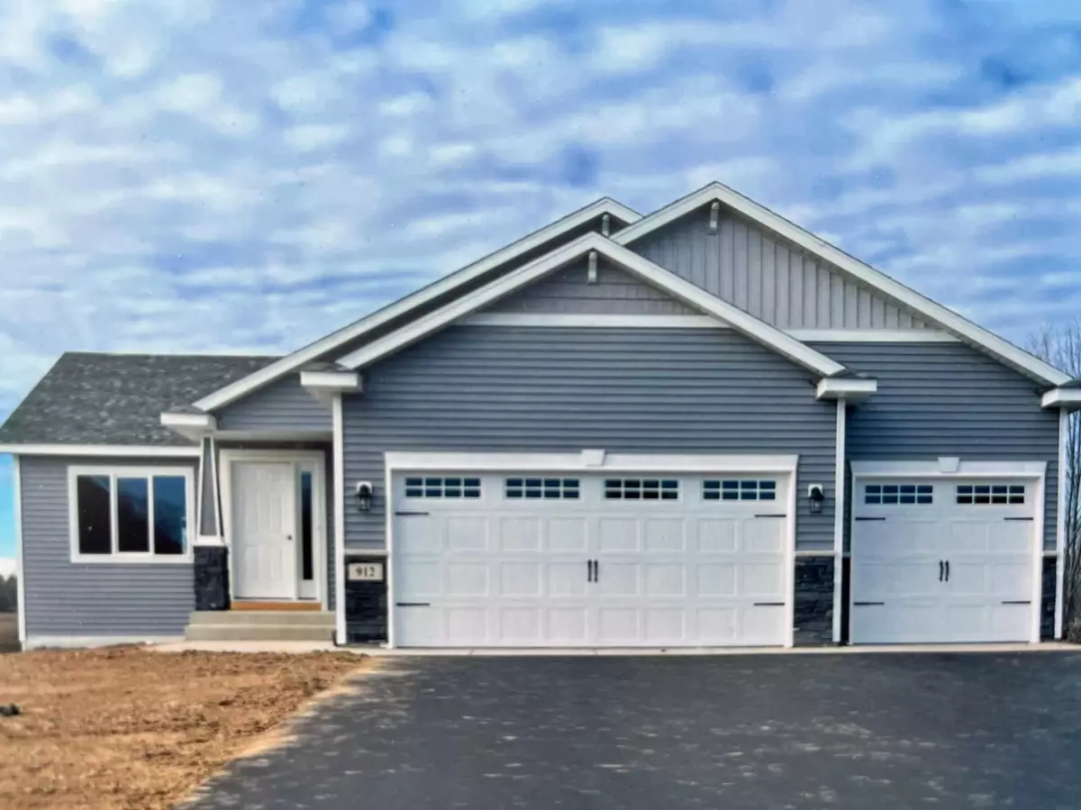 Annandale, MN 55302,912 Palm CIR