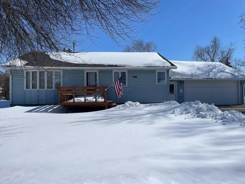 316 7th AVE NE, Roseau, MN 56751