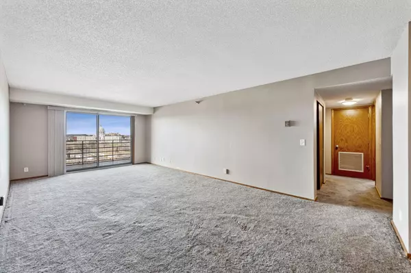 Saint Paul, MN 55102,26 10th ST W #1804