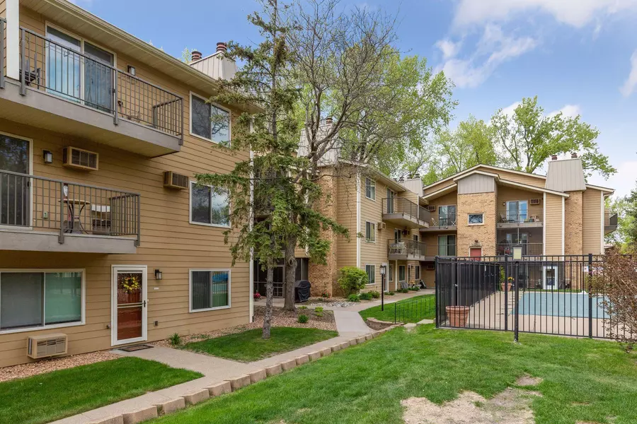 2030 Ridge DR #16, Saint Louis Park, MN 55416