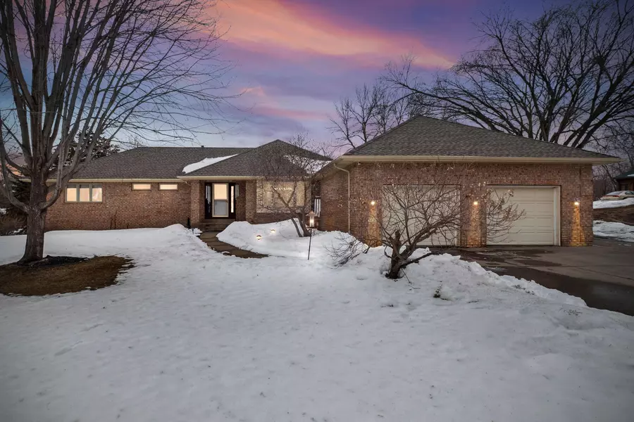 5350 Sunset LN, Independence, MN 55357