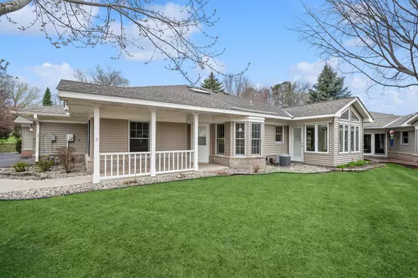 Shorewood, MN 55331,5294 Saint Albans Bay CIR