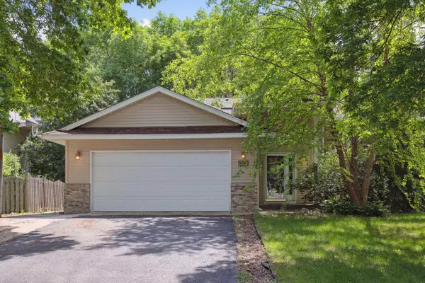 1417 Mcknight CIR,  Victoria,  MN 55386