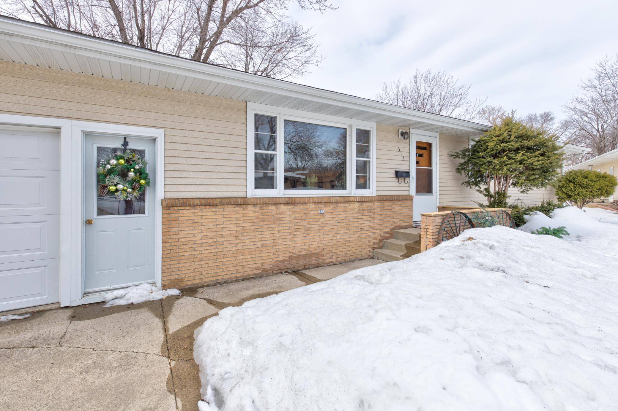 Marshall, MN 56258,313 N Whitney ST