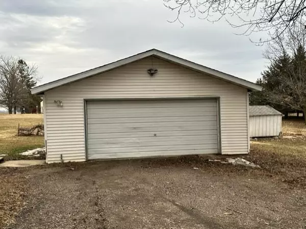 Albert Lea, MN 56007,79433 County Road 46