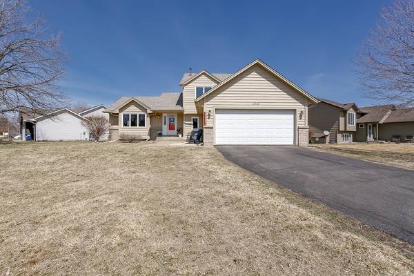 17115 Firtree PL,  Lakeville,  MN 55024