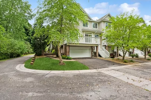 Maplewood, MN 55119,2320 Lower Afton RD E #424