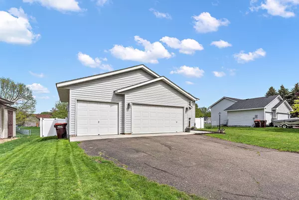 Oakdale, MN 55128,4423 Helena RD N