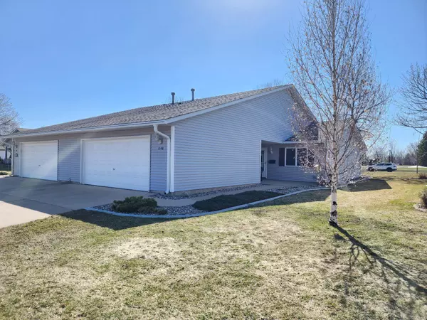 1146 Fairway AVE NW, Hutchinson, MN 55350